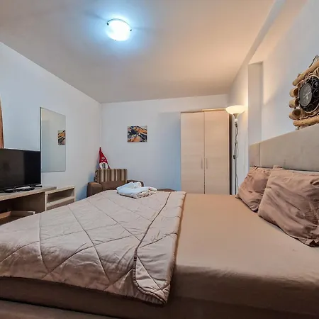 Flat For Rent, Steps From Gondola And Historic Old Town Perfect For Skiers! By Flat Mаnager Διαμέρισμα *